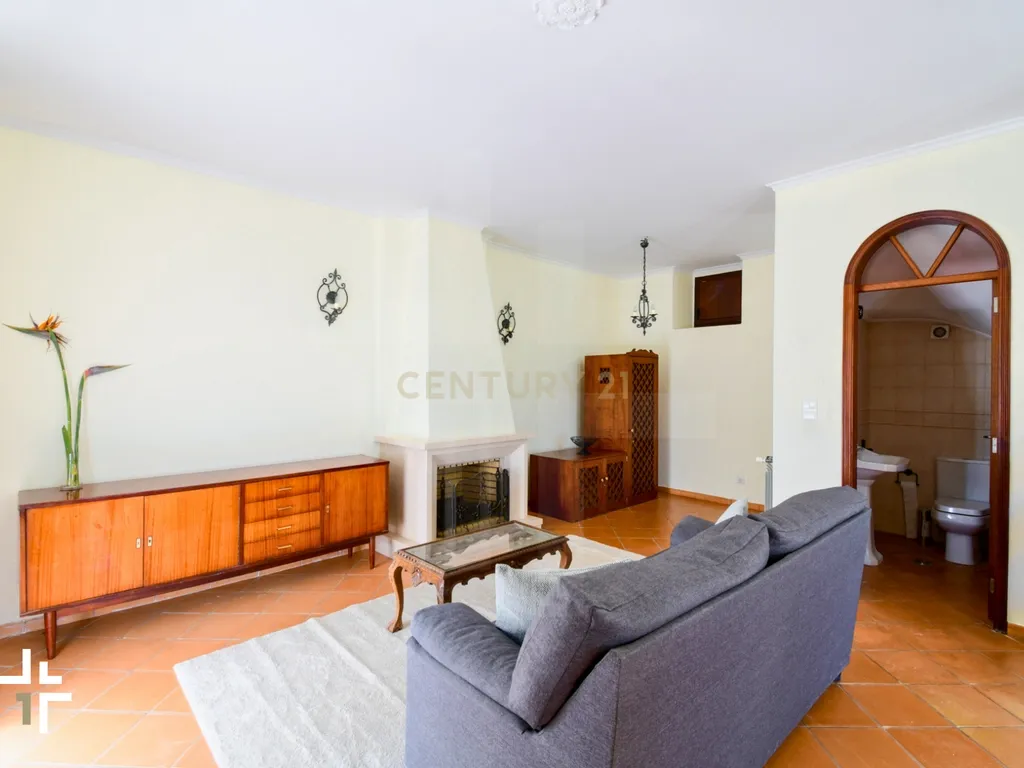 Moradia T2 com Jardim e Alpendres Exclusivos | São Pedro do Estoril - Image 11