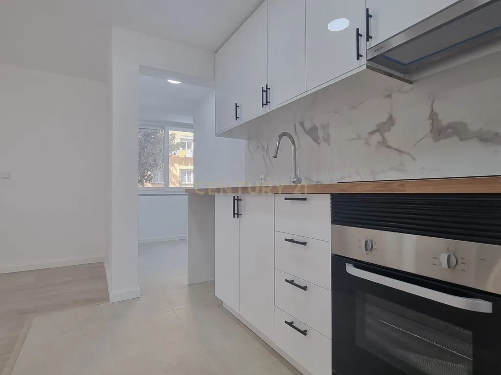 Apartamento Renovado T3 na Torre, Cascais - Image 5