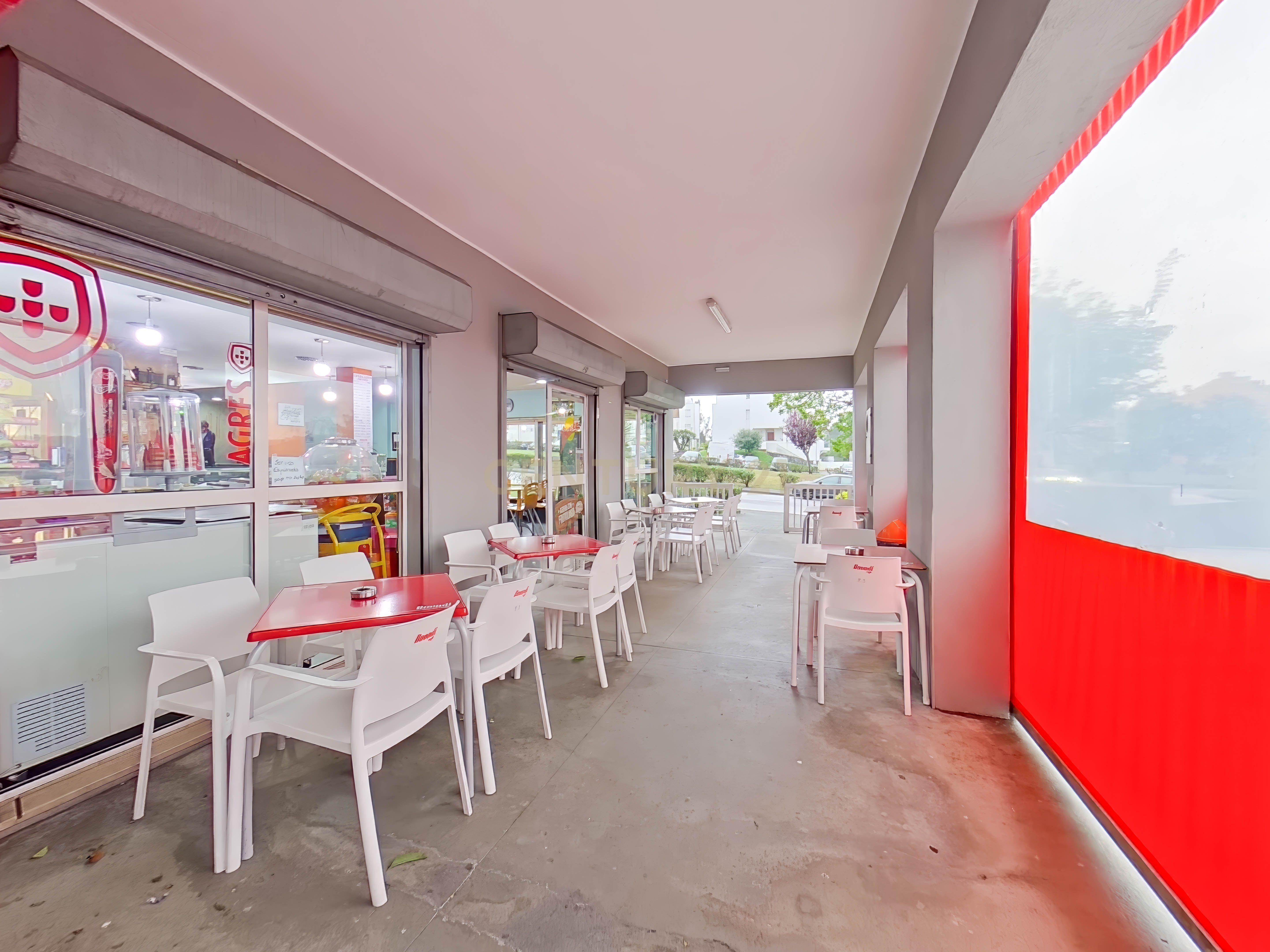 Loja utilizada como Café em Gondomar - Image 13