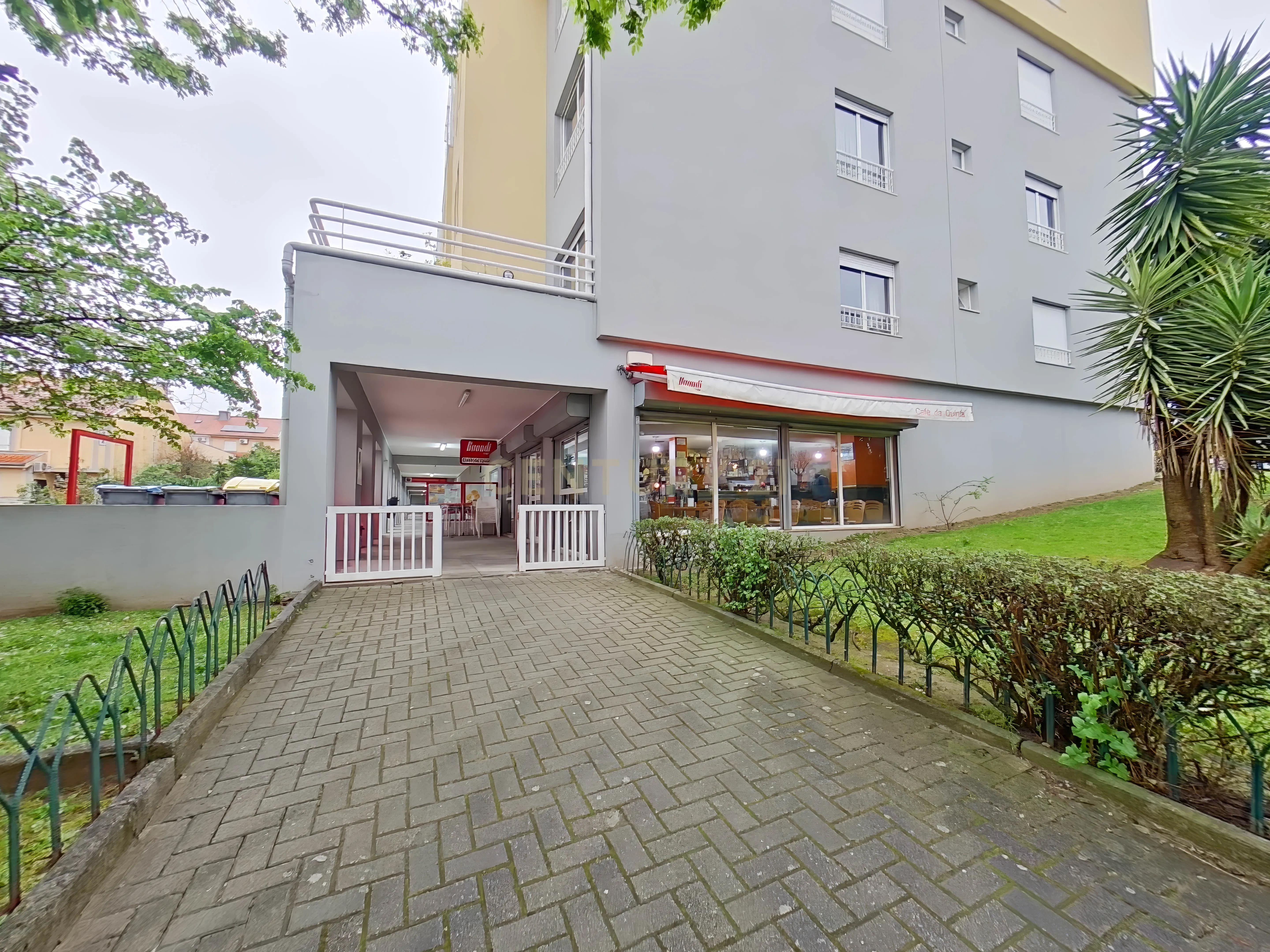 Loja utilizada como Café em Gondomar - Image 1