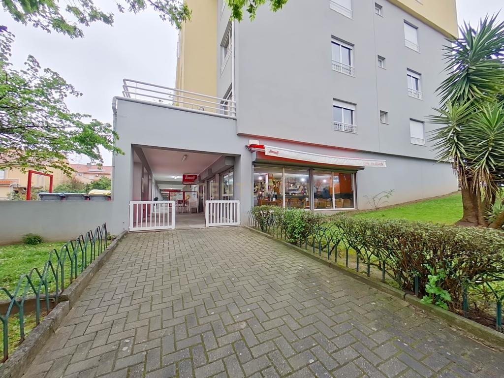 Loja utilizada como Café em Gondomar - Image 1