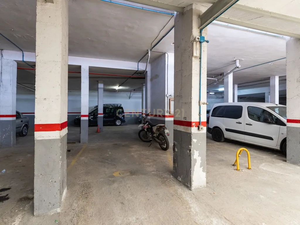 Ático com terraço espetacular e lugar de estacionamento - Image 35