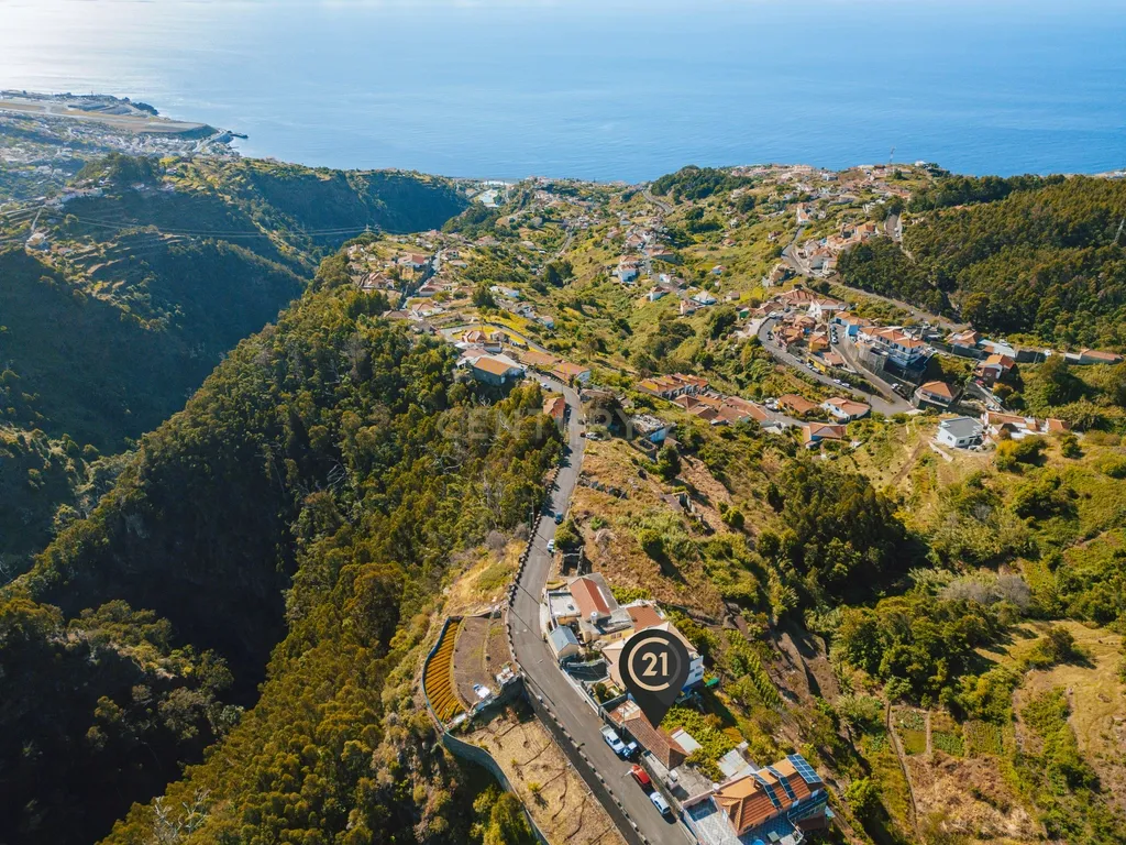 Moradia Tradicional Madeirense com Terreno de 1300 m² em Gaula - Image 7