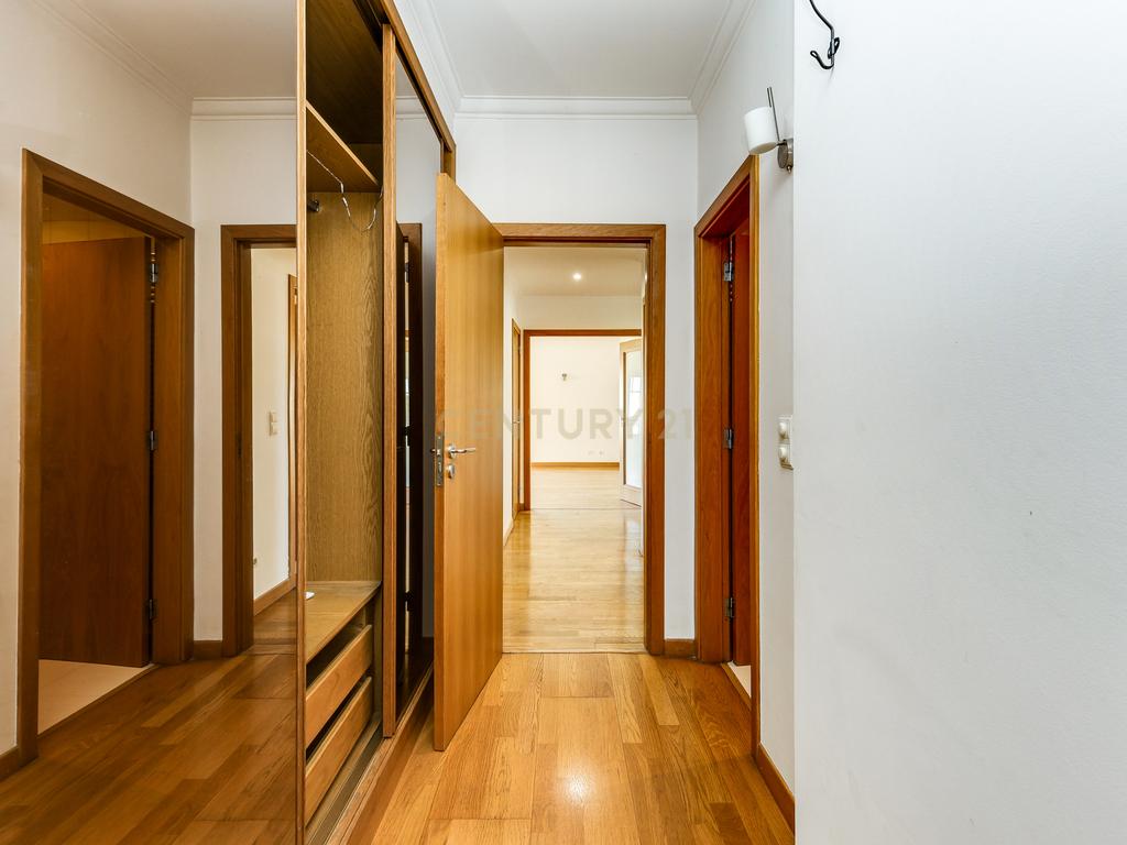 Apartamento T3+Box em Telheiras – Rua Fernando Lopes Graça - Lisboa - Image 20