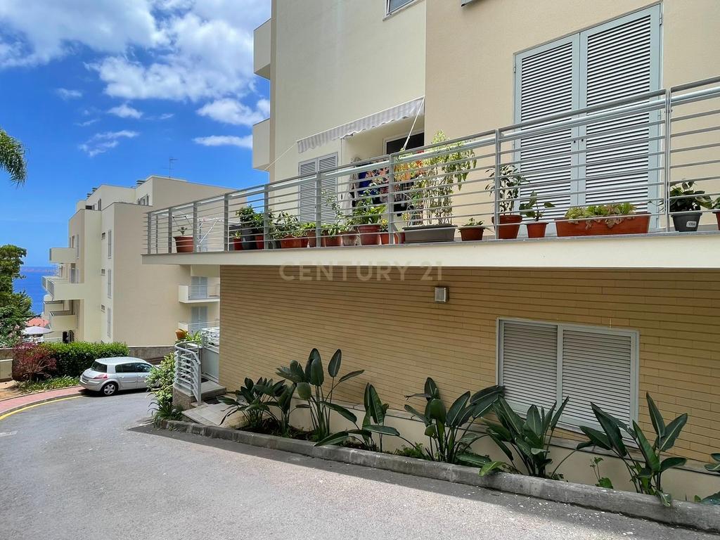 Estacionamento duplo (100) - Lido - Funchal - Image 1