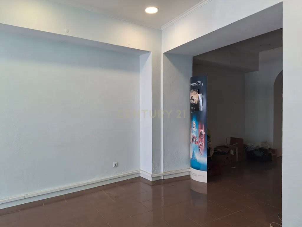 Prédio no Montijo com apartamento 1º piso e loja R/c - Image 2