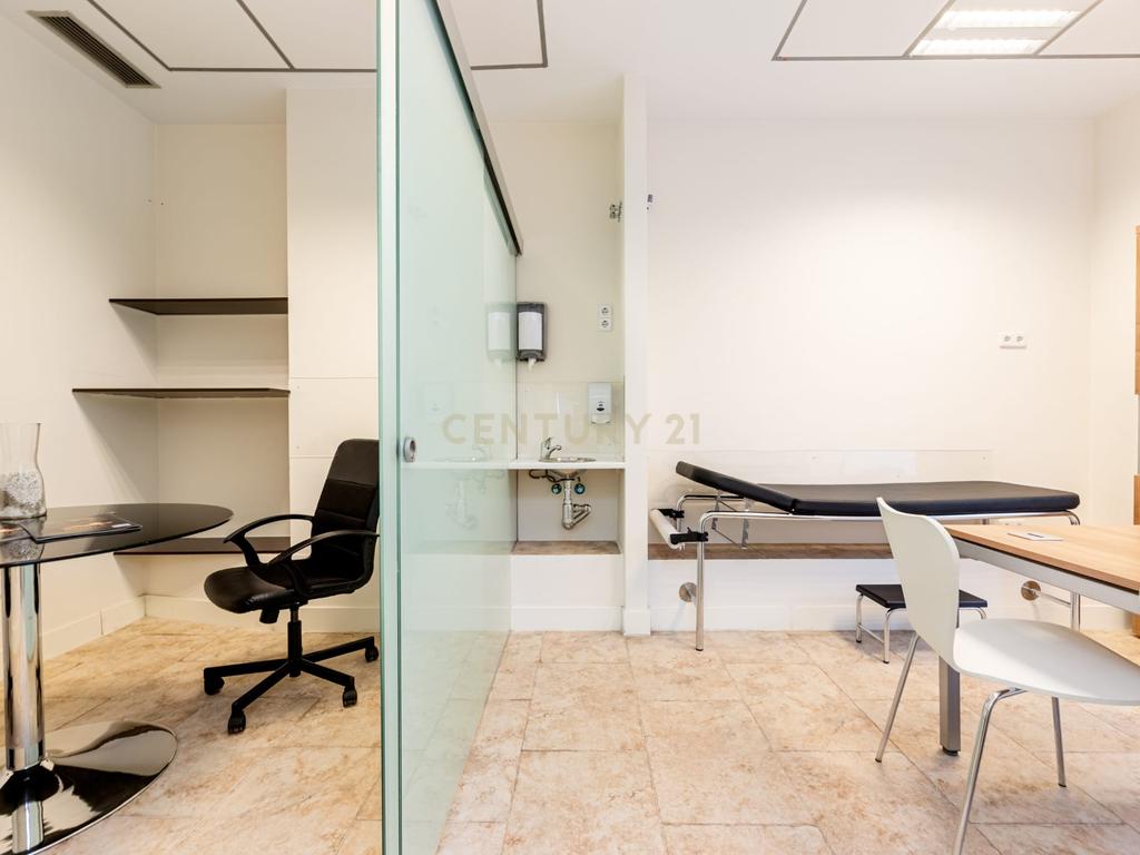 Loja Comercial Luxuosa em Madrid - 306m² com Excelente Localização - Image 24