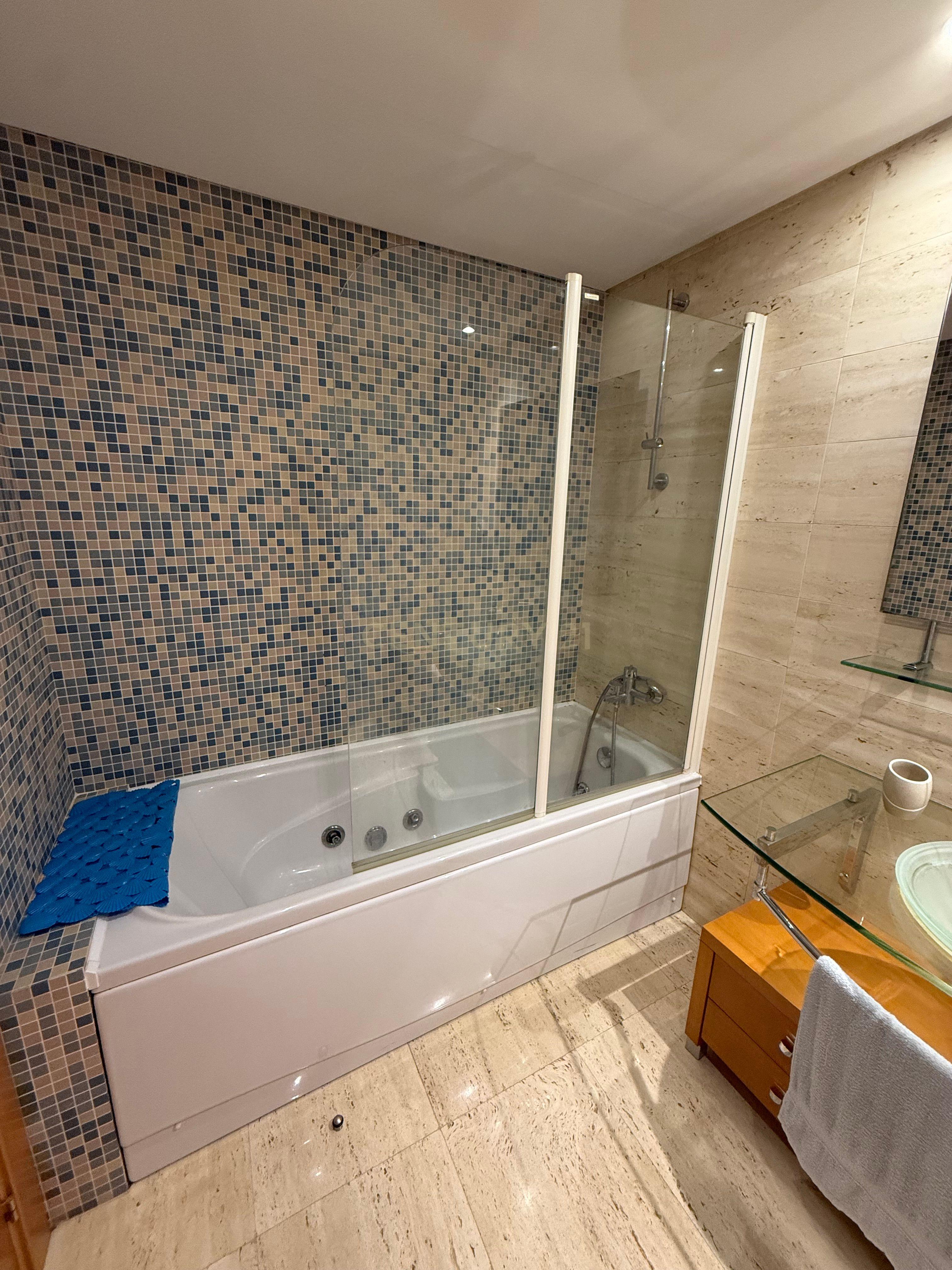 Fotografia 9 de Apartamento T2 Moderno em Odivelas com Vista para a Cidade