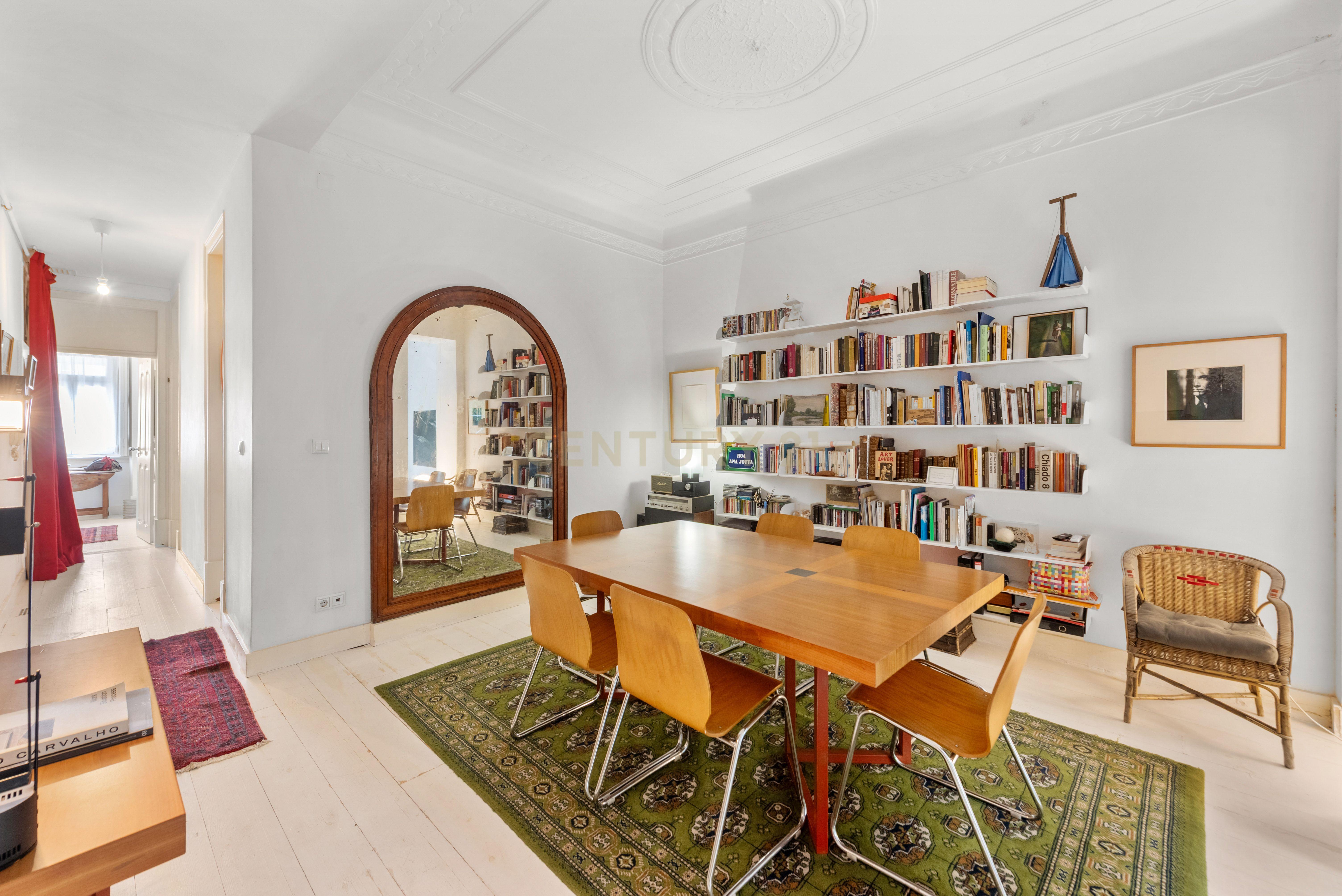 Fotografia 11 de T2 Remodelado por Arquiteto com terraço privado em Campo de Ourique