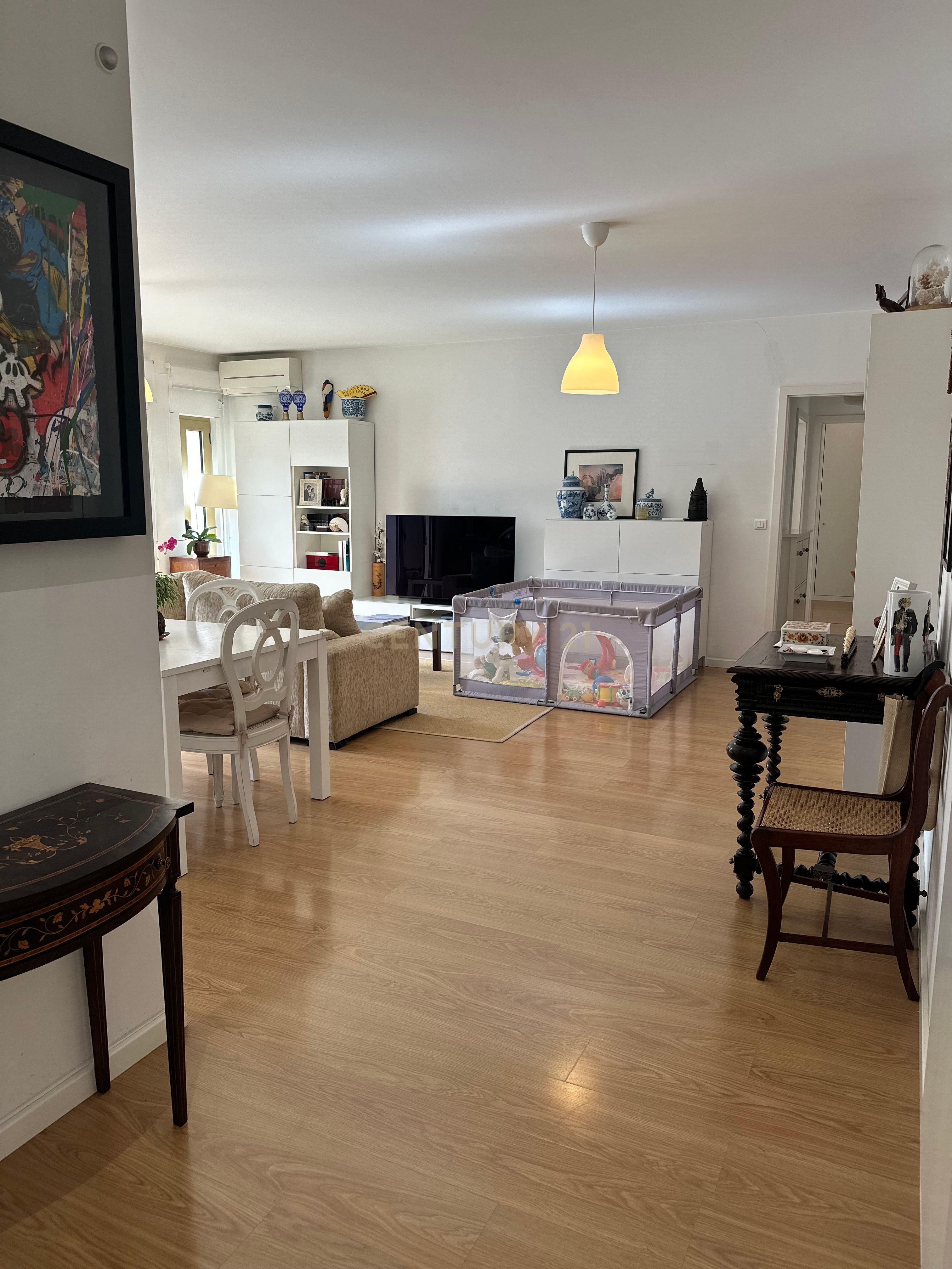 Apartamento T2 com 118m2 para venda nas Avenidas Novas com uma excelente localização proximo da estação de Entrecampos e da Cidade Universitária. - Image 5