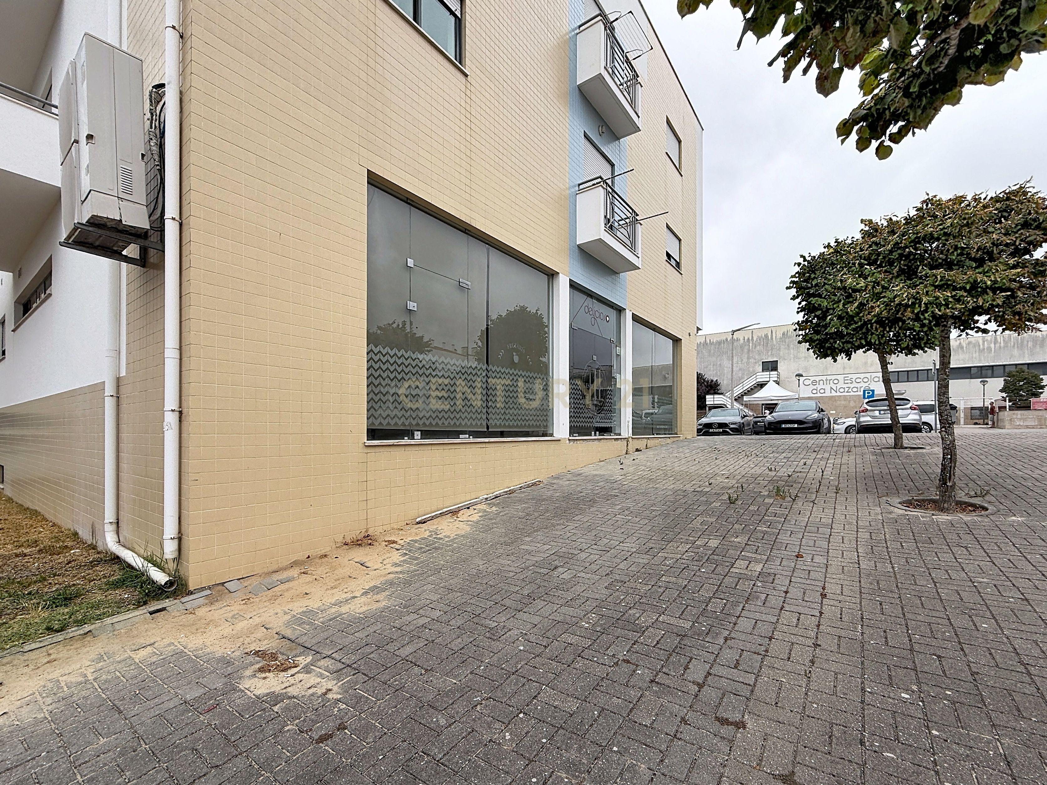 Fotografia 2 de Espaço comercial versátil e estrategicamente bem localizado  - Oportunidade Única