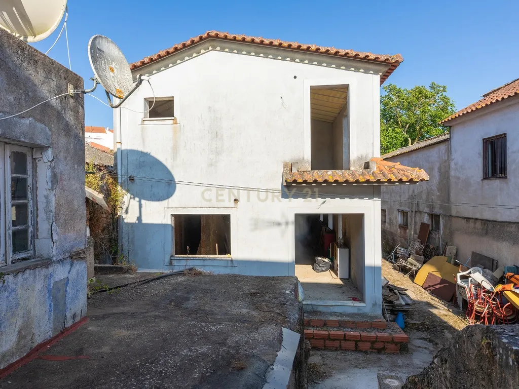Moradia com Potencial de Investimento | Olhalvo - Alenquer - Image 21
