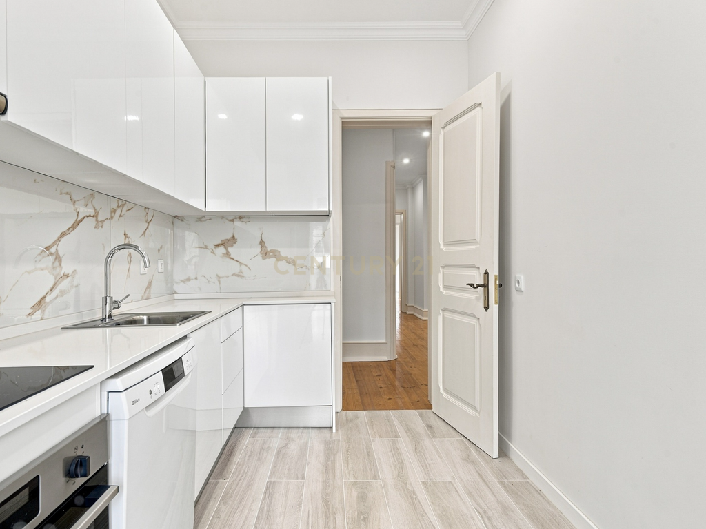 Exclusivo na Penha de França | T3 Totalmente Remodelado com Elevador, Cozinha Equipada e Logradouro Privativo de 41 m² - Image 19