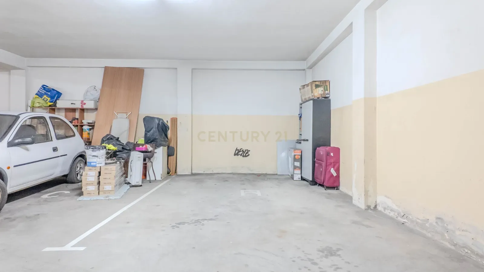 Apartamento T3 em Gondomar com luz natural e boa localização - Image 28