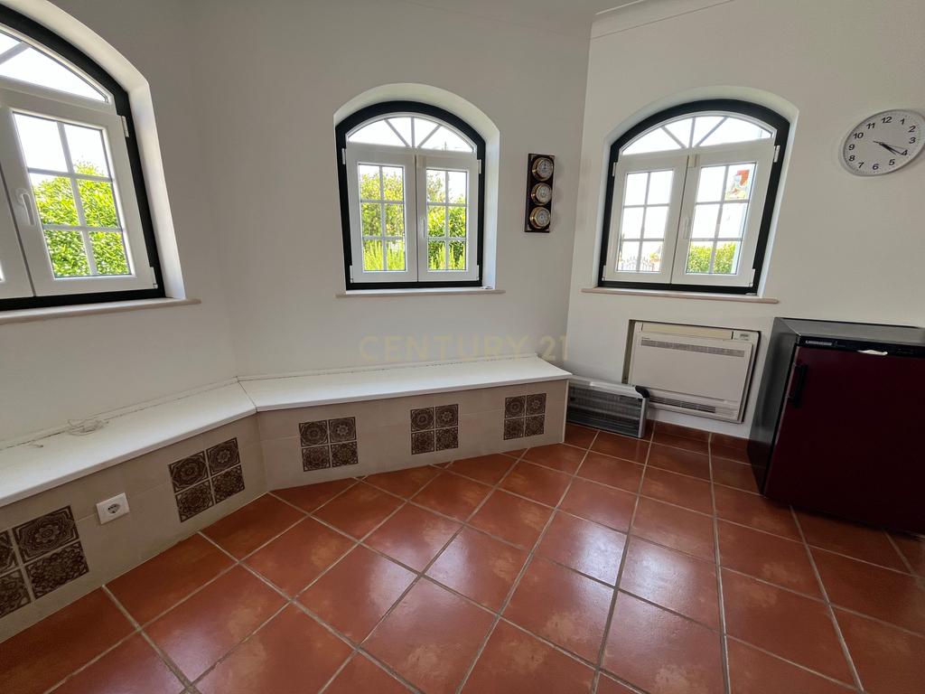 Moradia com 5 quartos em Vale Covo, Bombarral, com jardim, piscina, barbecue, adega e várias zonas de lazer - Image 50