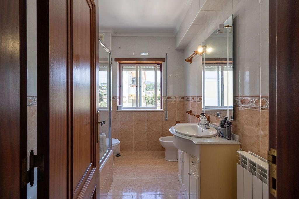 Fotografia 12 de Apartamento T3 no coração da vila de Arganil