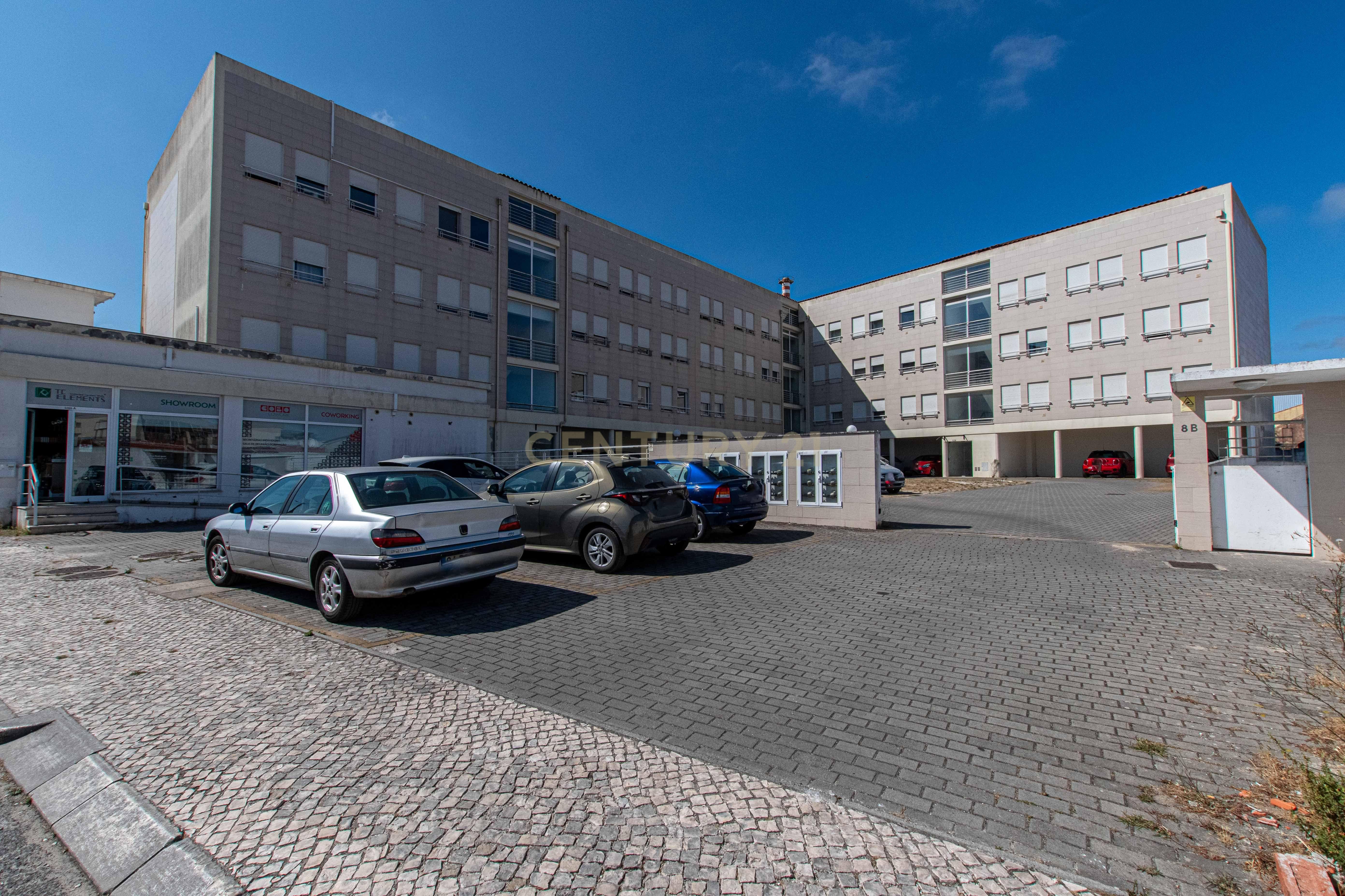 Fotografia 12 de T4 Duplex Premium com Terraço / Arrecadação / 5 Lugares de Estacionamento / Marinha Grande