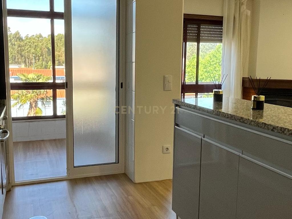 Apartamento T1+1 com Varanda na Maia, Porto - Image 9