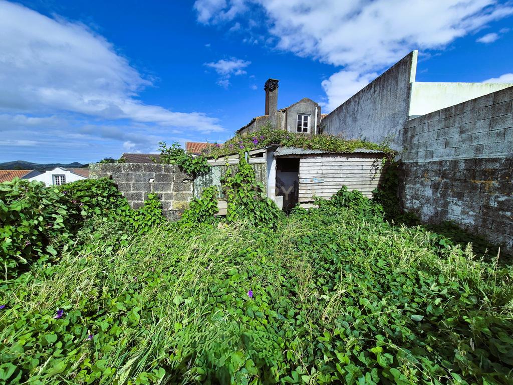 Moradia T3 em Santa Bárbara da Ribeira Grande - Image 22