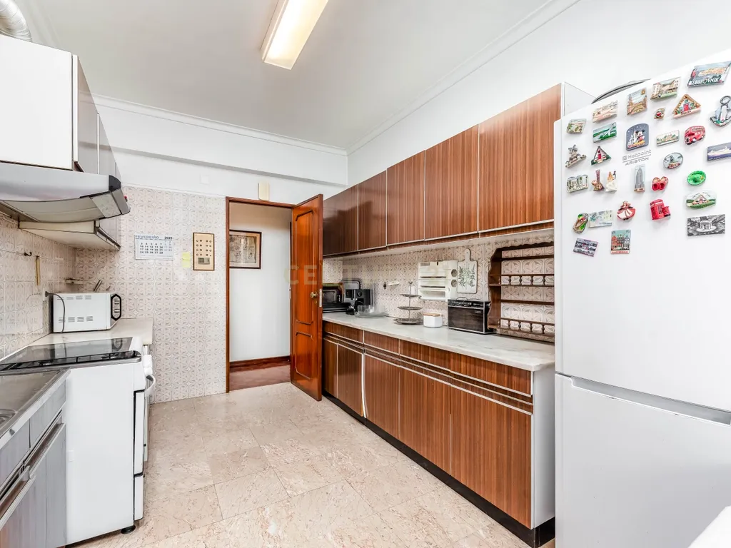 Espetacular Apartamento T5 com Terraço e Garagem, em São Domingos de Benfica, Lisboa - Image 22