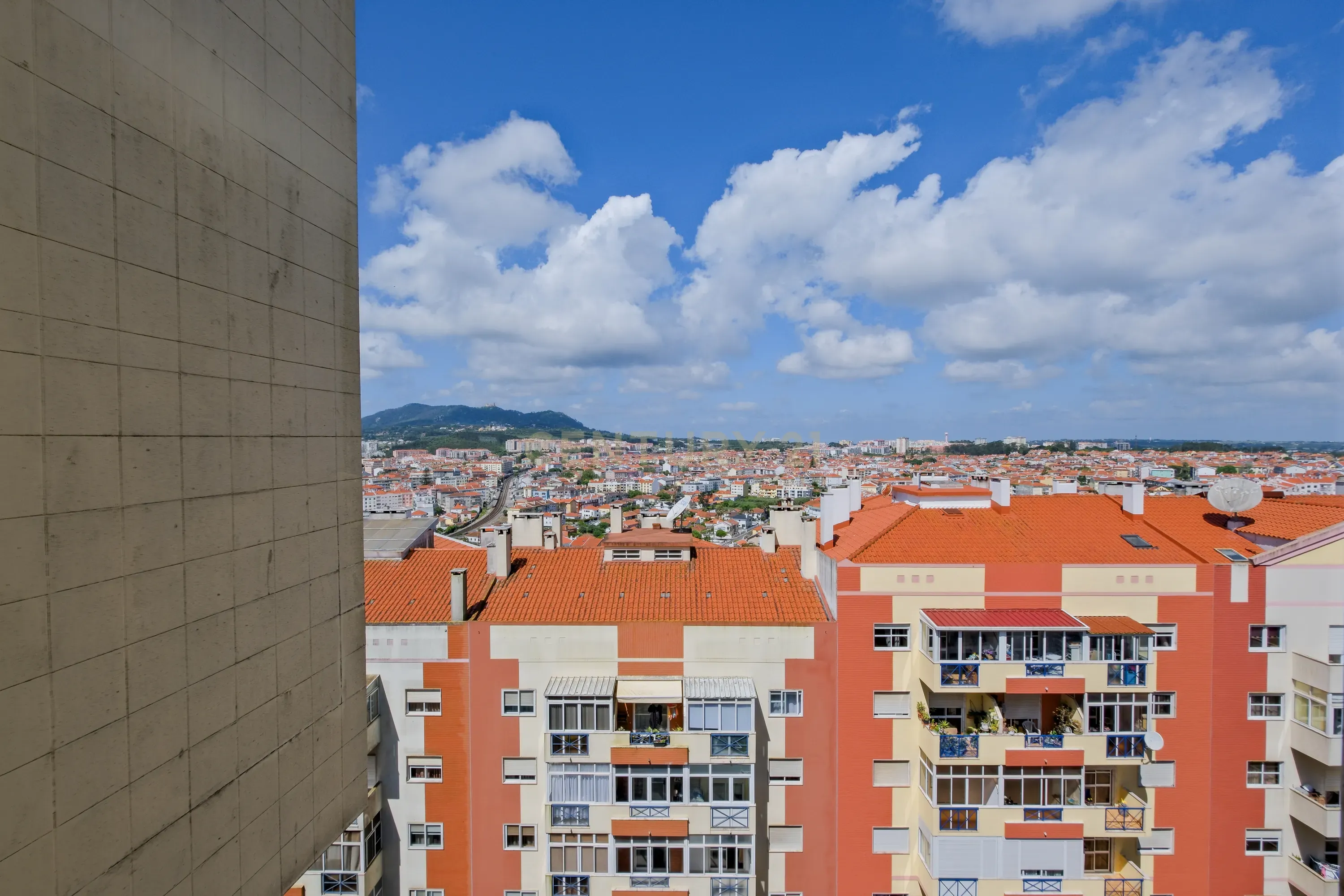 Duplex em Lisboa, Sintra: Espaço e Conforto com Vista Serra Sintra - Image 14