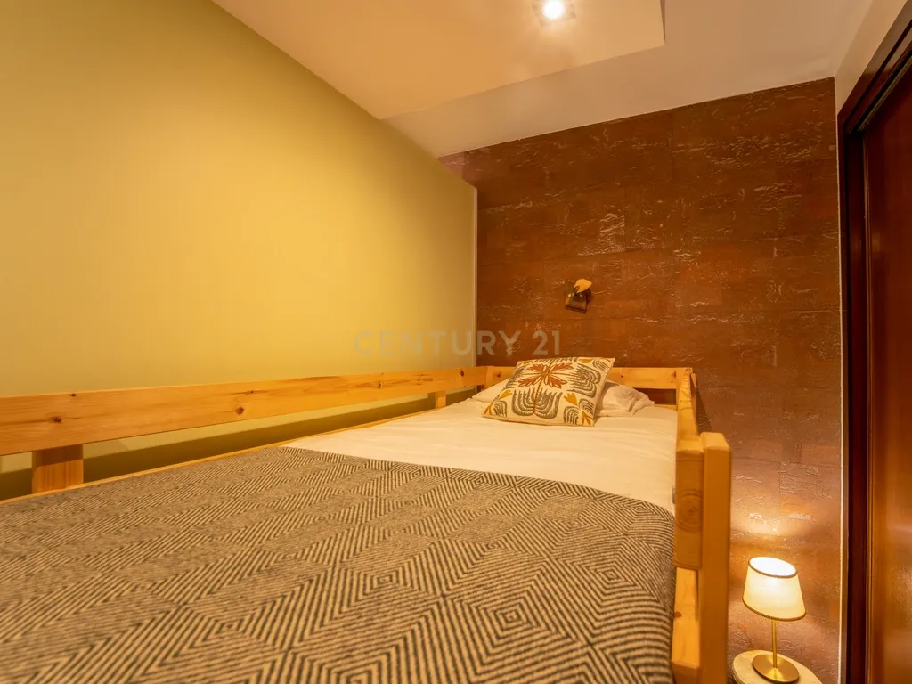 Propriedade com três habitações, piscina aquecida e sauna, num terreno de 10.000 m² - Image 54