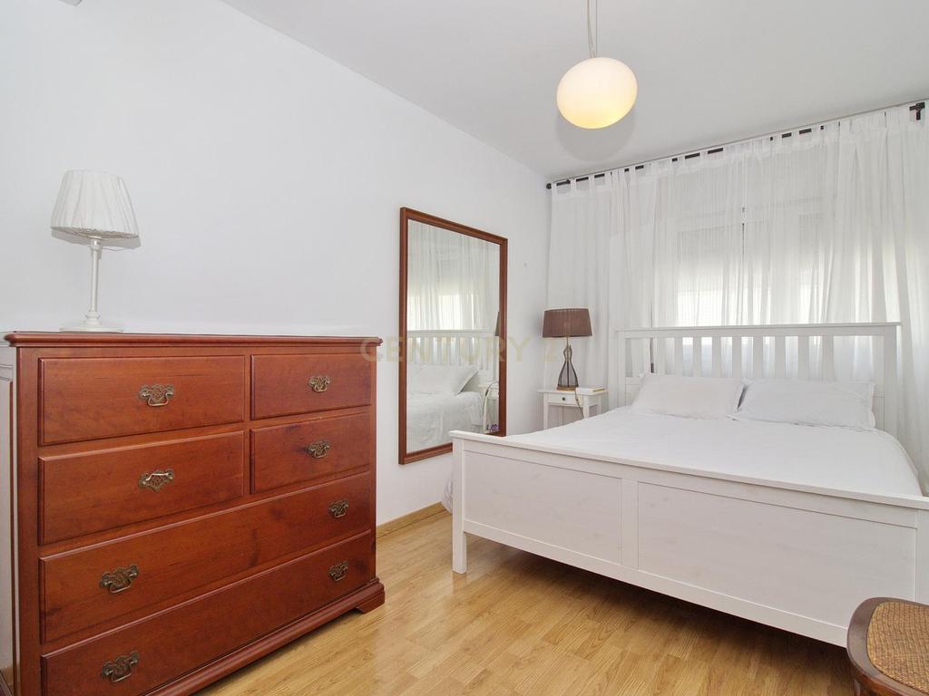 Apartamento T2 com Jardim e Piscina - Image 9
