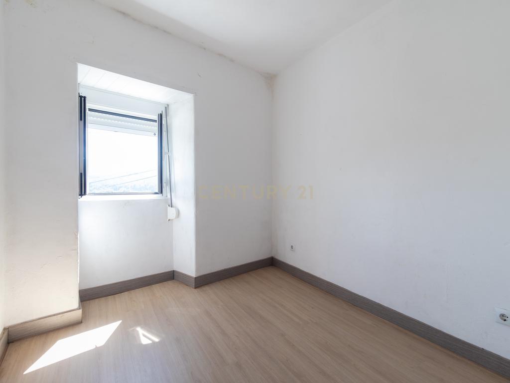 Moradia com 3 quartos em Castanheira de Pêra - Tranquilidade e Conforto - Image 7