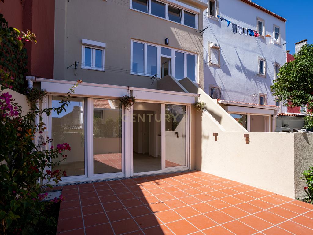 Apartamento T2 RC, Rua do Mato Grosso, Santa Engrácia, São Vicente - Image 29