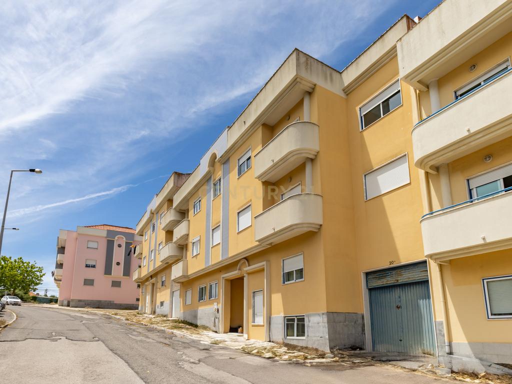 T2 Vila Nova de Caparica (Casalinho da Rosa) com 2 wcs e arrecadação - Image 29