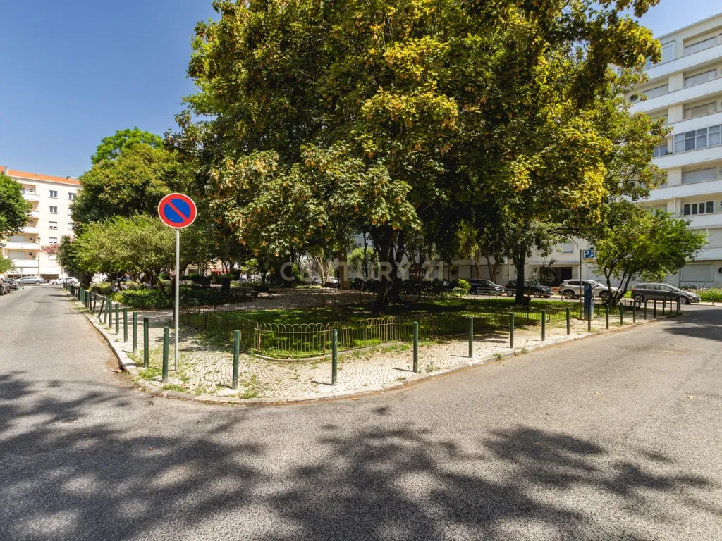 Apartamento T3 | 125 m² | Praça Pasteur – Lisboa - Image 23