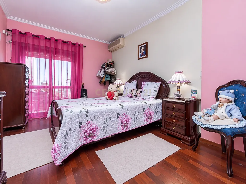 Apartamento T3 nos Quatro Caminhos - Image 8