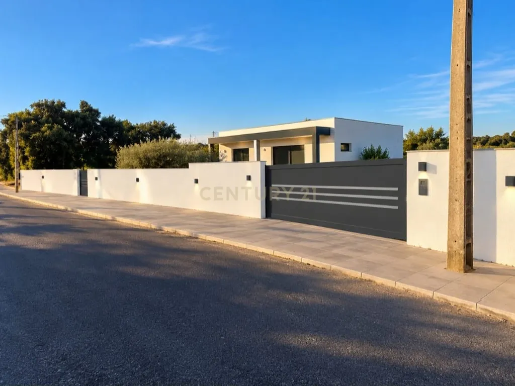 Moradia com 5.072 m² de terreno | Quinta do Anjo, Palmela - Image 4
