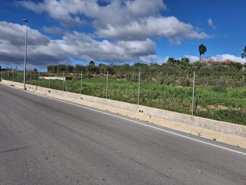 Terreno rústico em Alhaurin de la Torre (Málaga): Vistas de montanha e acesso a serviços - Image 13