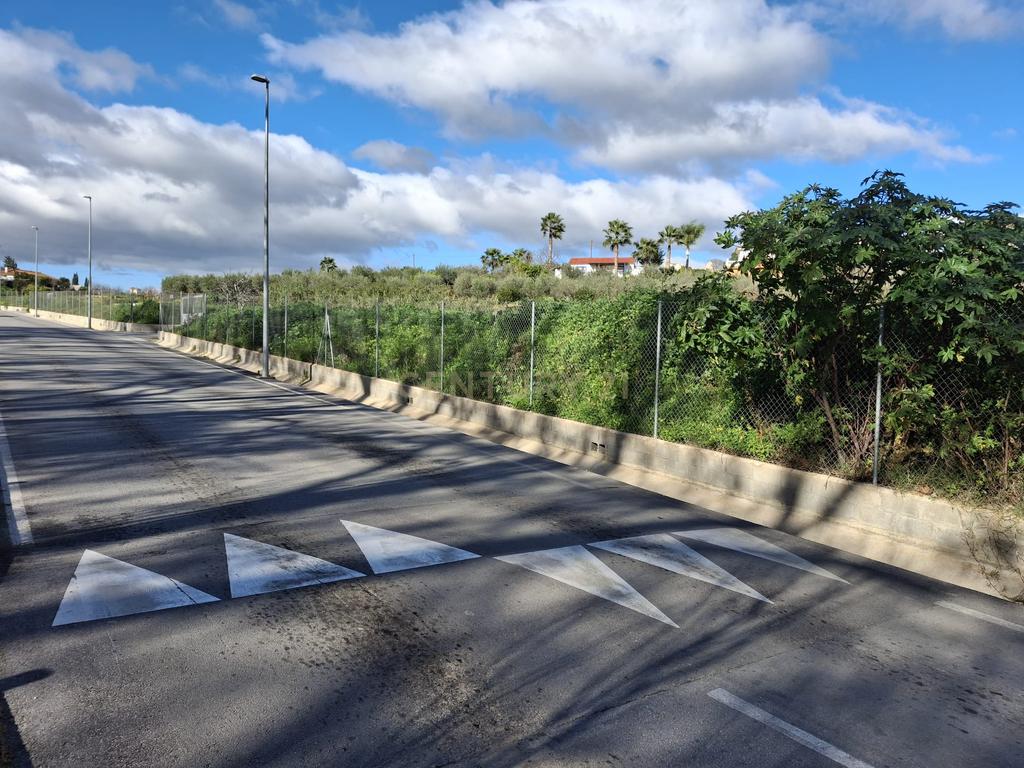Terreno rústico em Alhaurin de la Torre (Málaga): Vistas de montanha e acesso a serviços - Image 7
