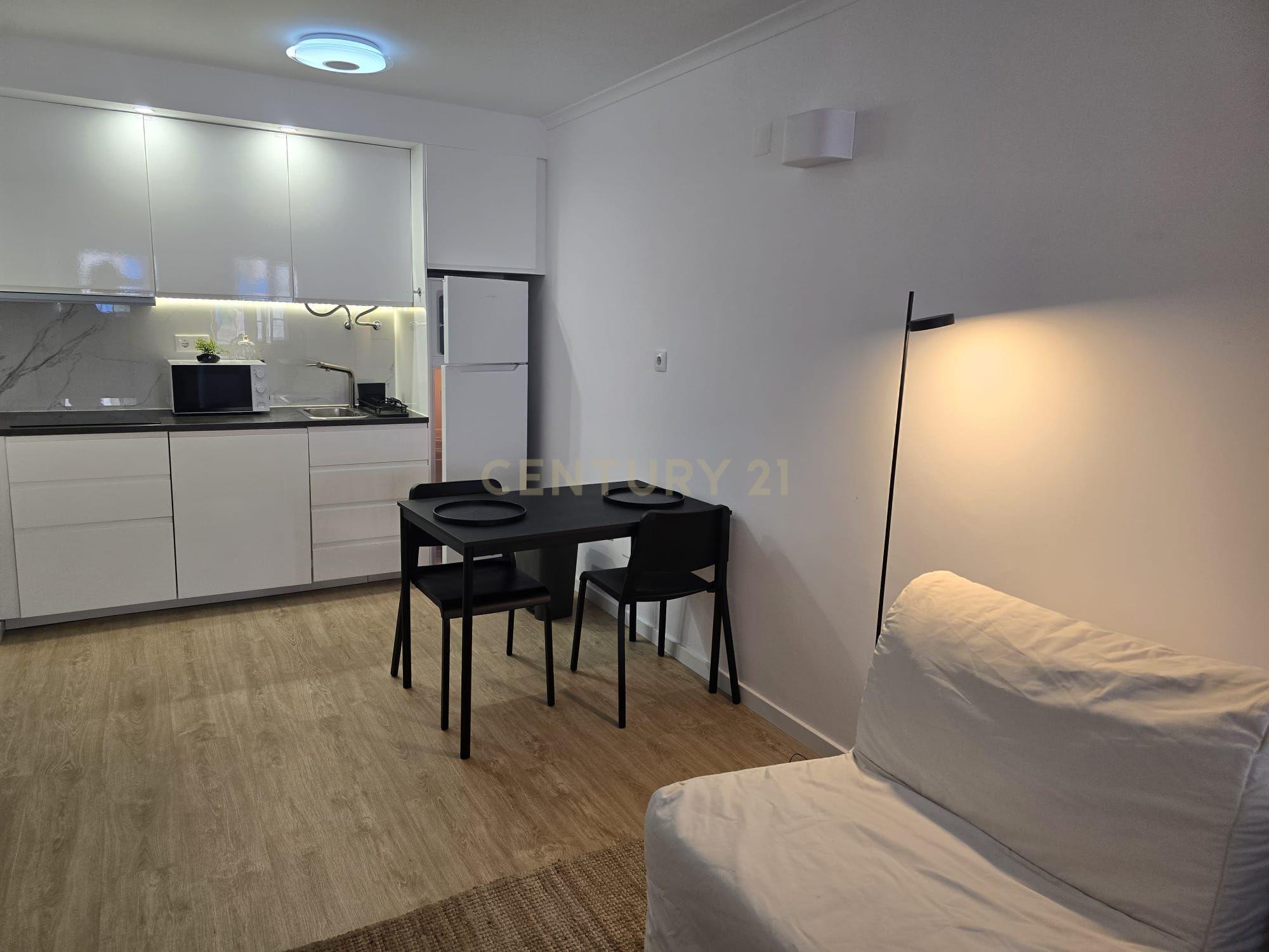 Apartamento T-0 /Estúdio em Almada , Perto do Centro e Transportes - Image 4