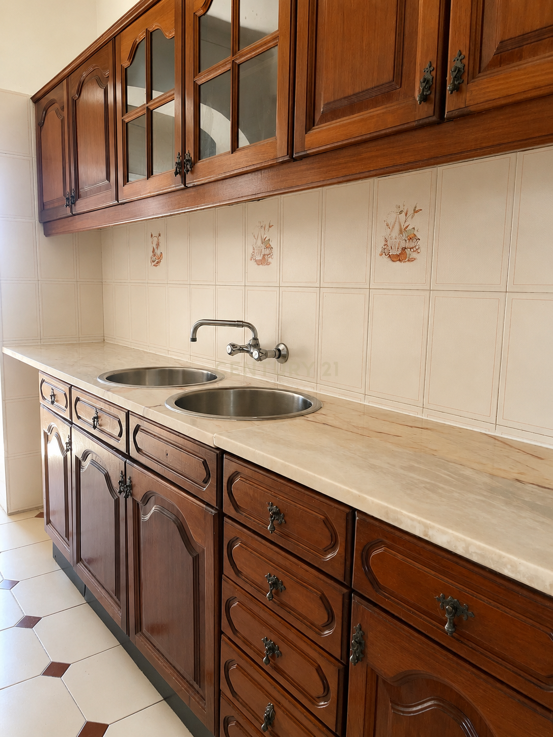 Fotografia 3 de Apartamento T2 com elevador e varandas na Amora, Seixal