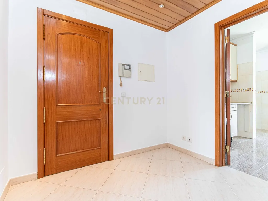 Espaçoso Apartamento T2 Póvoa da Galega com Terraço e Vista Desafogada - Image 24