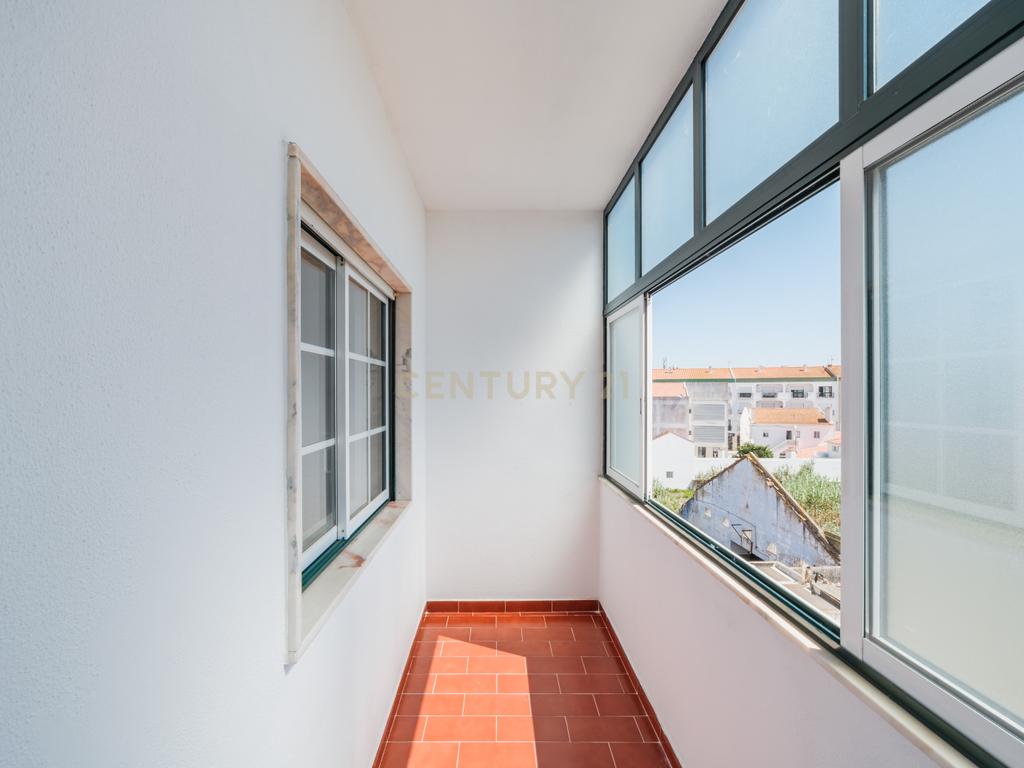 Apartamento T2 com suite e parqueamento - Samora Correia - Image 11