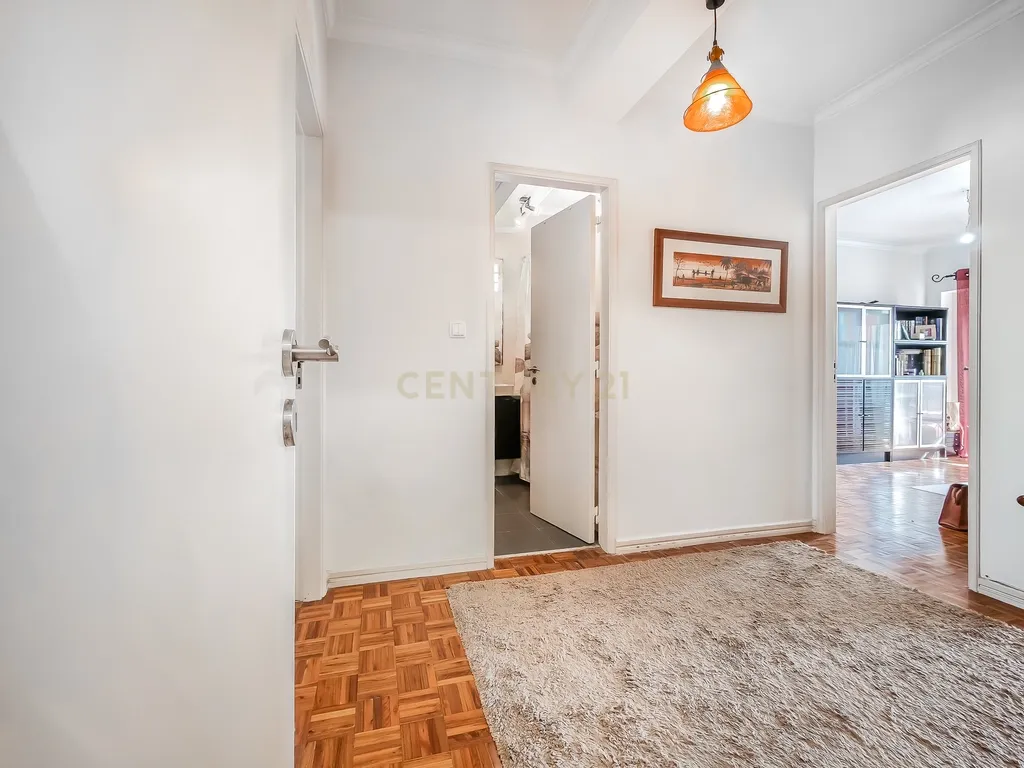 Apartamento T3 renovado no Prior Velho - Image 21