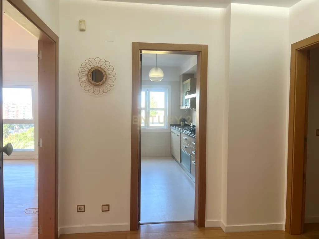 T2 com parqueamento e arrecadação - Casas do Lago Serra de Carnaxide Amadora - Image 29