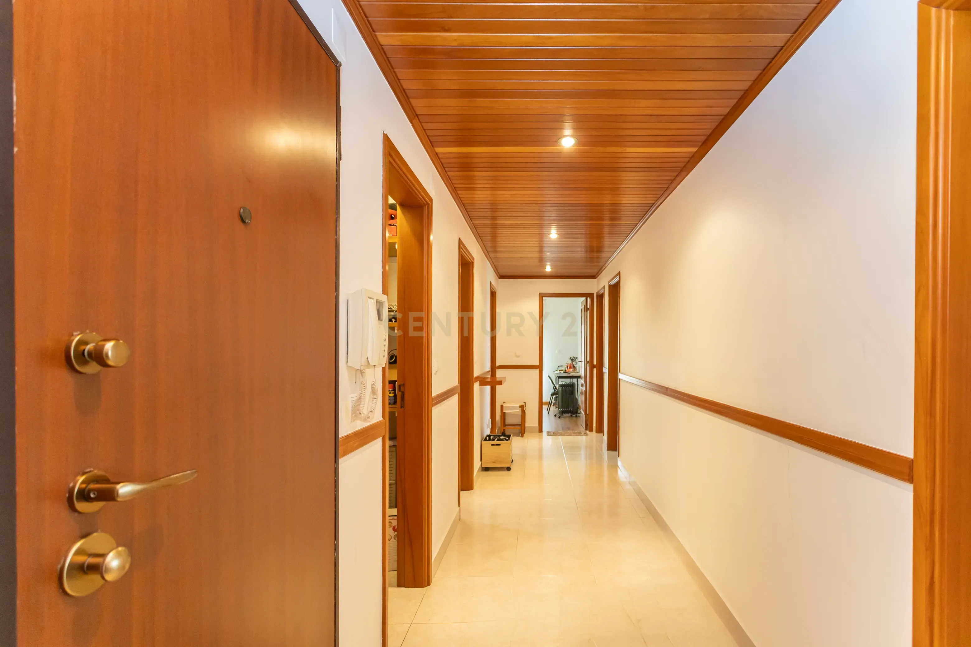 Apartamento T3 com Garagem e Boa Exposição Solar - Pinhal Novo - Image 10