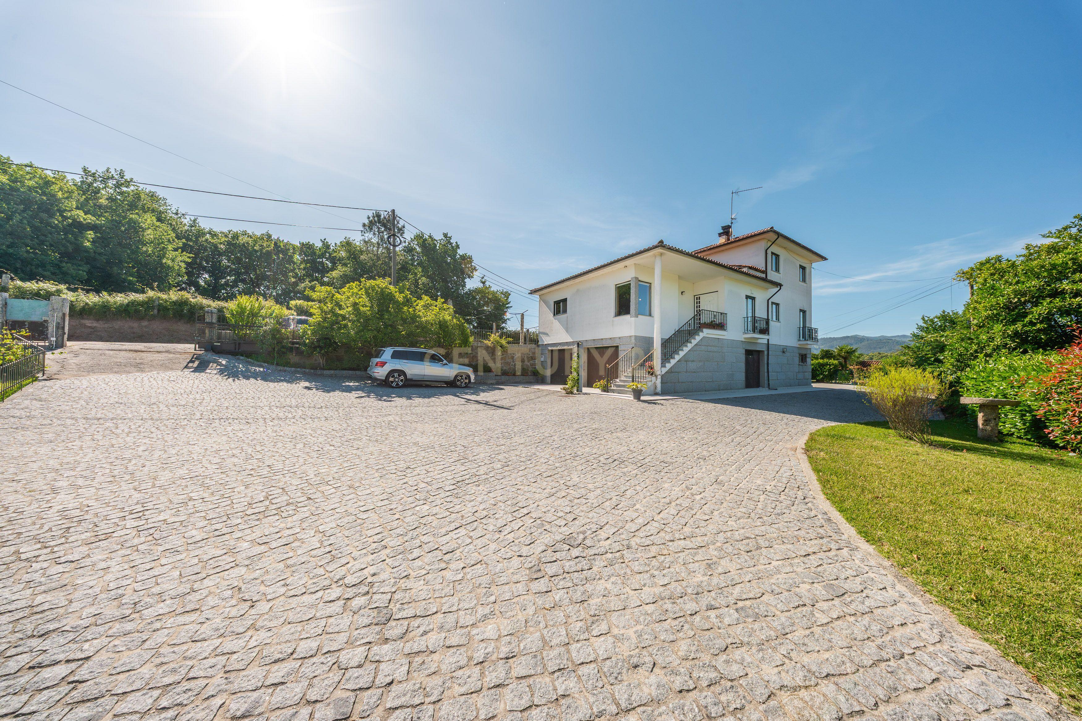 Fotografia 5 de Casa T4 com Vista Panorâmica em Arcos de Valdevez