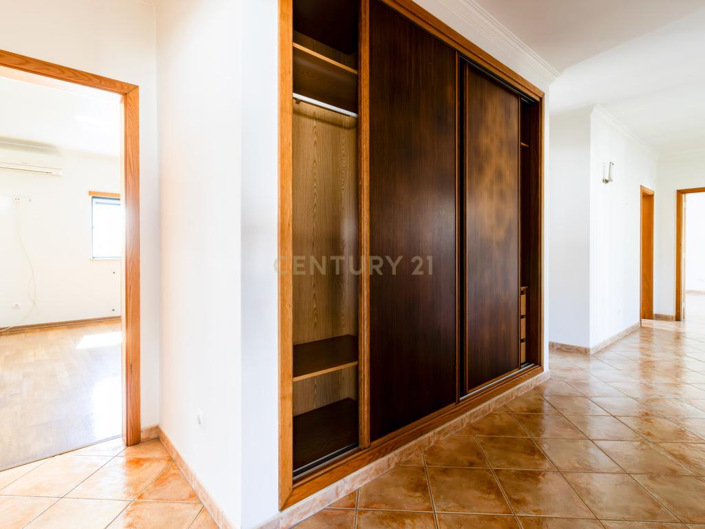 🏡 Moradia Térrea com Garagem para 2 carros - Image 9