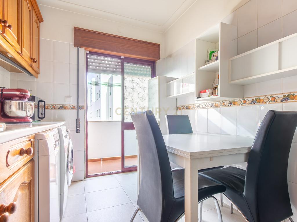 Apartamento T2 na Quinta do Conde - Image 11