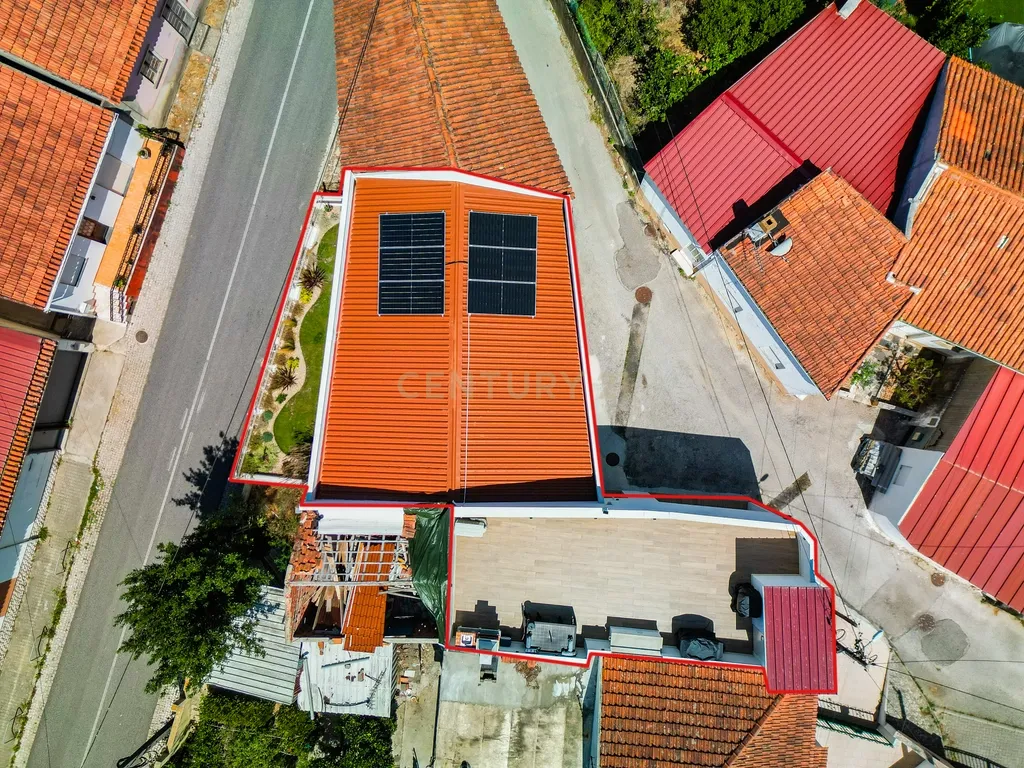 Moradia T3 em Leiria com terraço e churrasqueira - Image 29
