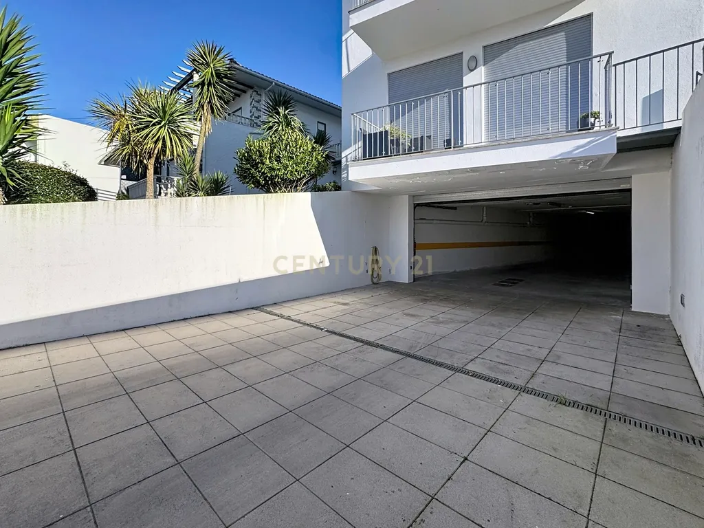 Penthouse T2 com Terraço e Piscina Privativa – Sítio da Nazaré - Image 47