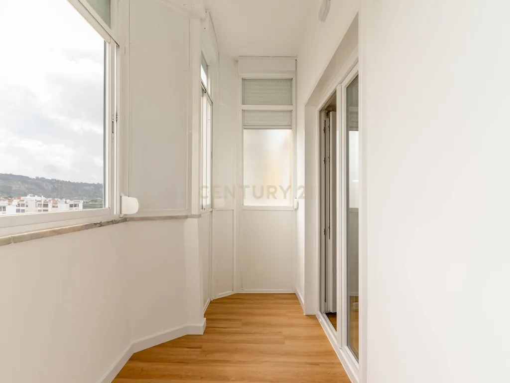 Apartamento T1 Renovado na Costa da Caparica – Conforto, Estilo e Excelente Localização - Image 15