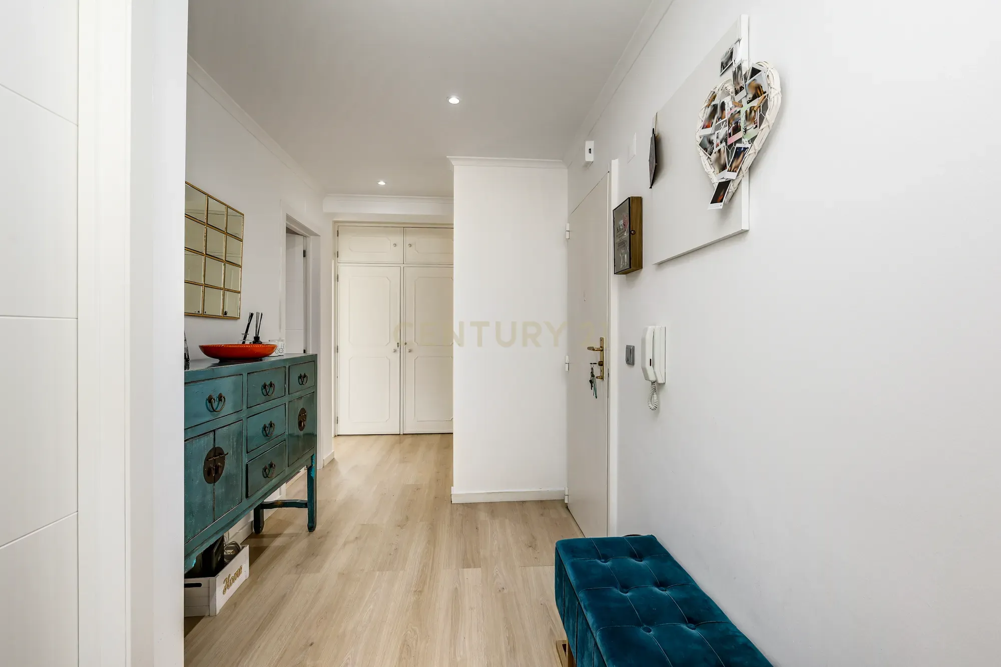 Fotografia 6 de Apartamento T3 Remodelado em Massamá (Rua Miguel Torga)