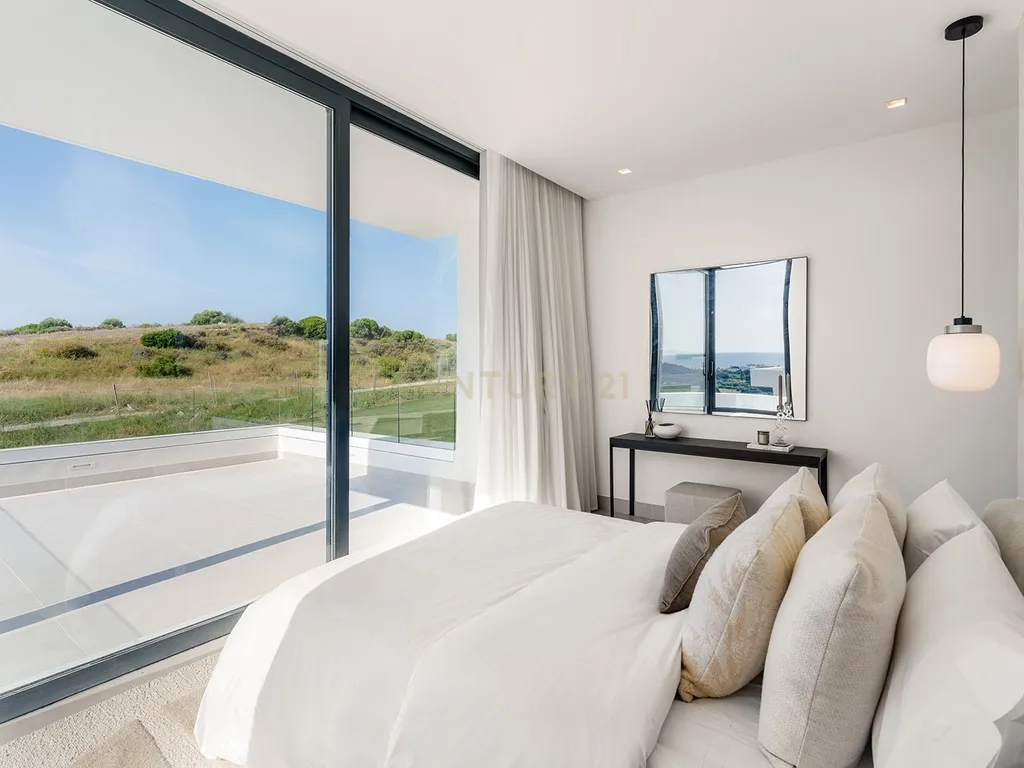 Luxuosa Moradia com Vista Mar em Estepona, Málaga - Image 18